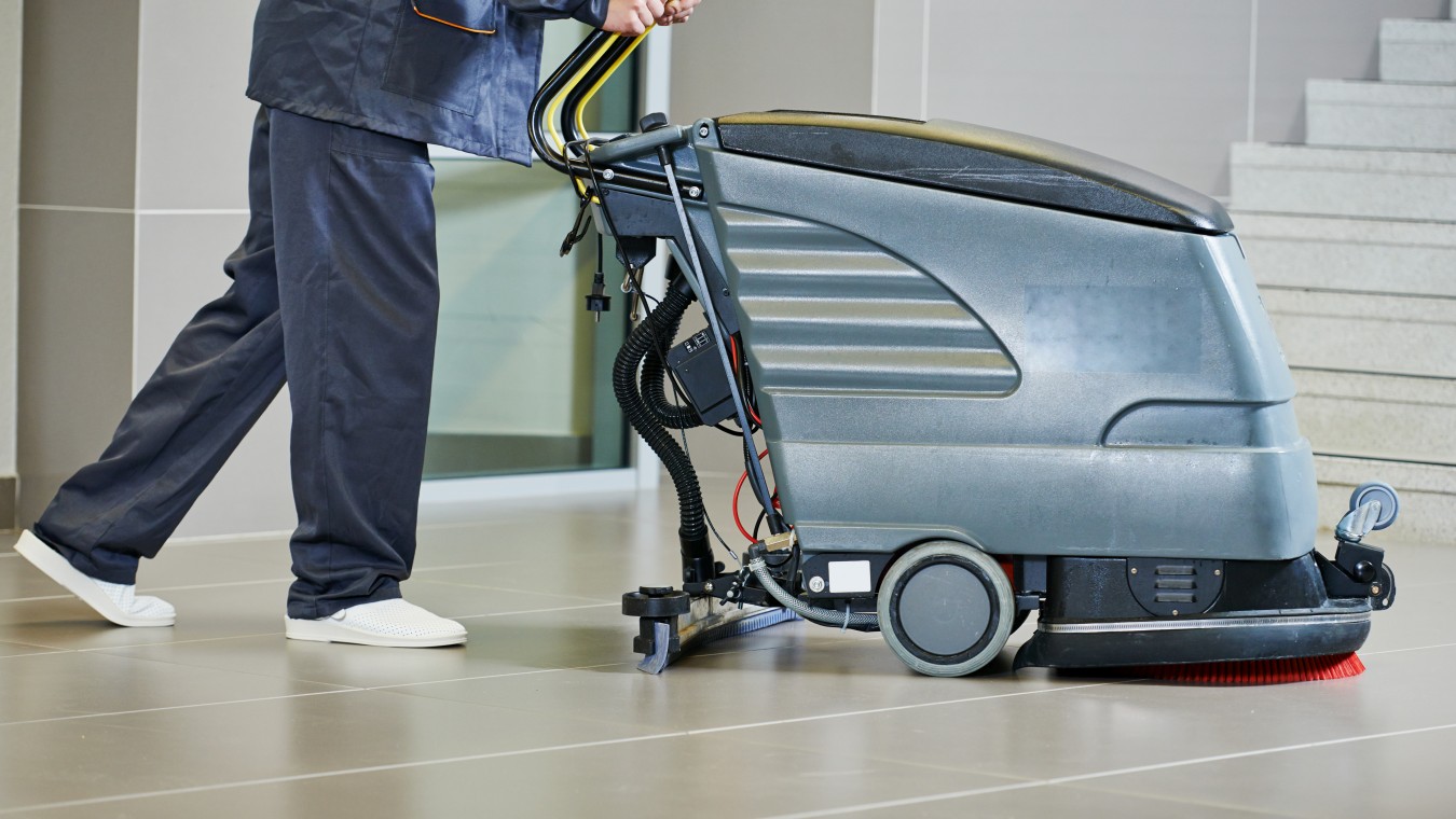 Certificate III in Cleaning Operations: Banner Image: Floor care with floor cleaning machine